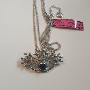 NWT Beautiful Eye Necklace